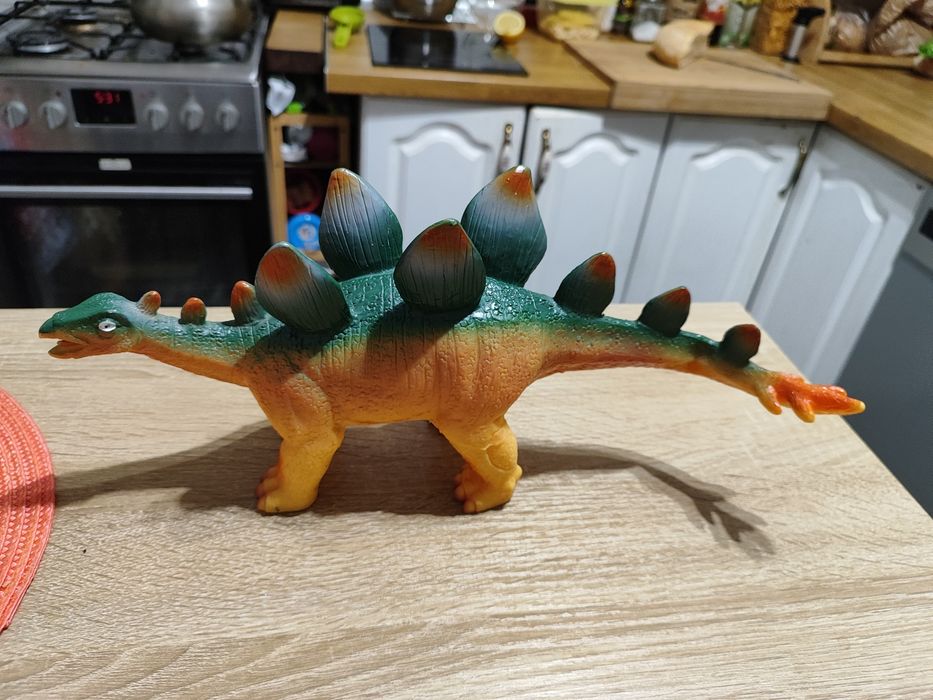 Dość duży dinozaur