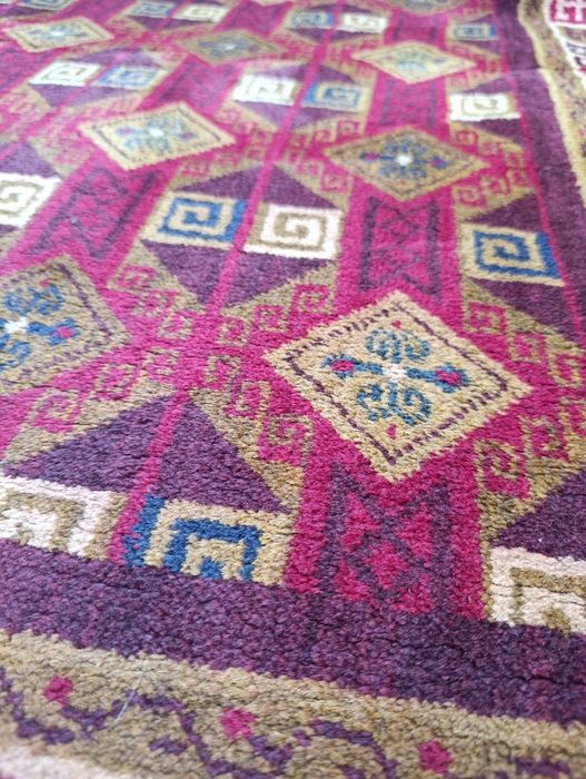 Продам килим 200х140 б.у.