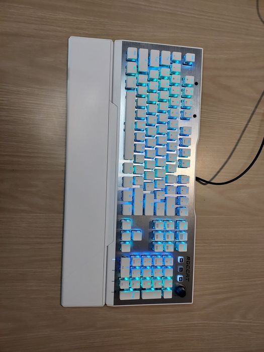 Teclado Gaming Mecânico ROCCAT Vulcan 122 AIMO RGB Alumínio