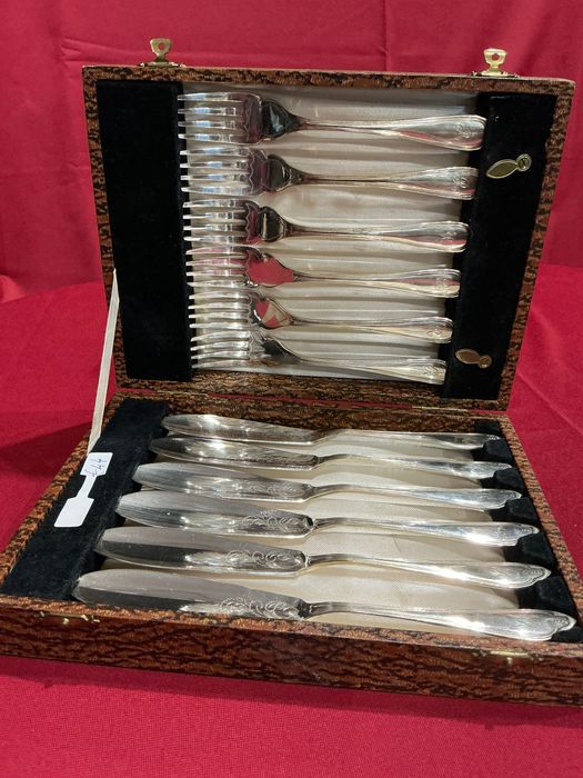 Conjunto talher peixe casquinha 20 cm estojo ,  anúncios abaixo