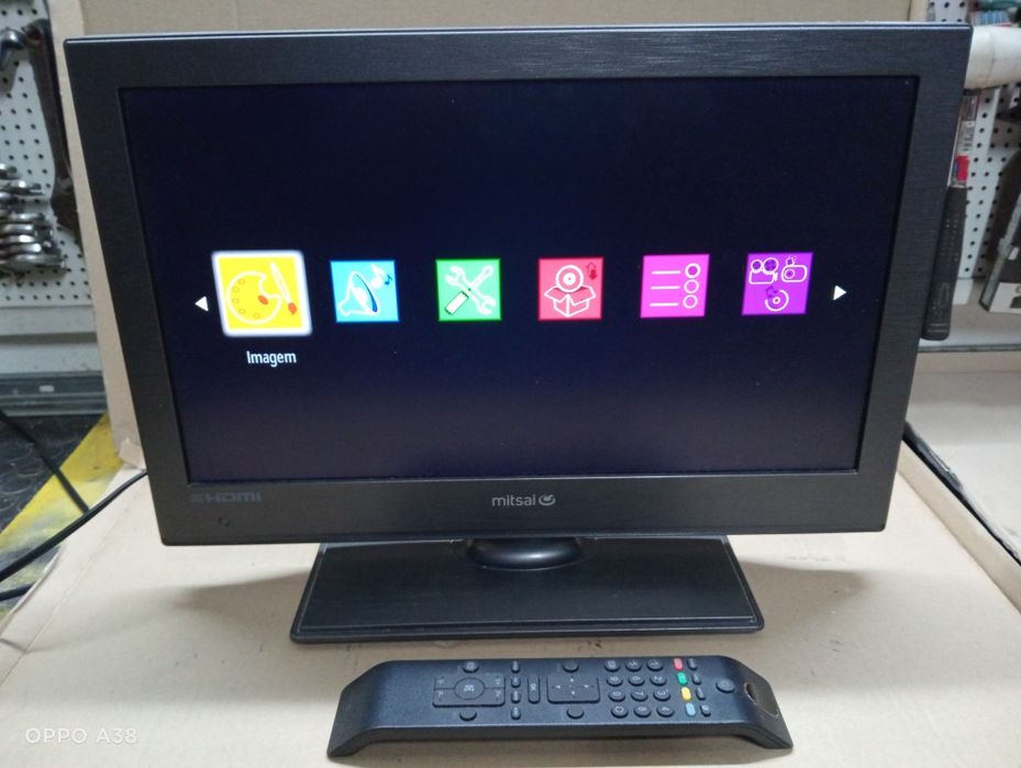 Vendo 2 televisões Mitsai LCD