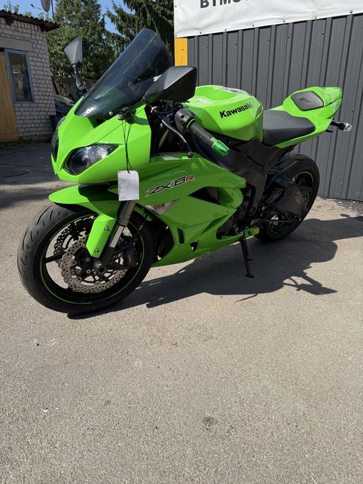Японський спортбайк Kawasaki ZX6R Кавасакі Нінзя 636 з Японії ставиться на облік