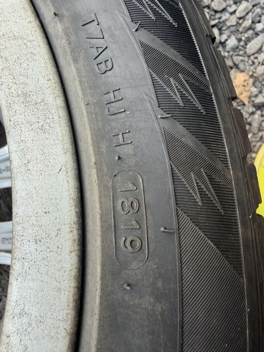 Продам шини Hankook 225.50.17 зима