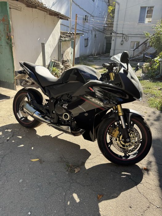 Продам мотоцикл Хонда CB600R