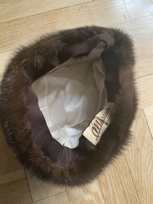Bardzo ładna czapka toczek z norek
