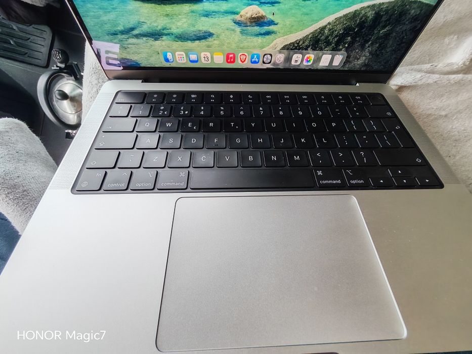 MacBook Pro M4 Max 36 GB ram/ 1000GB