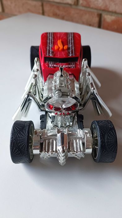 Hot Wheels: Monster Action Street Creeper AUTO, Samochód Pająk