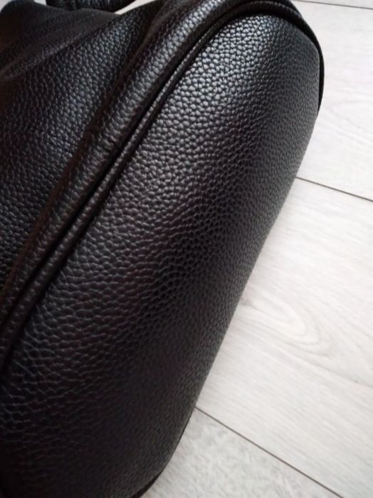 Torebka czarna plus gratis ciuszki