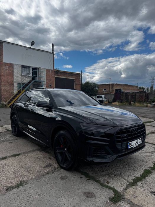 Audi Q8 Premium edition
