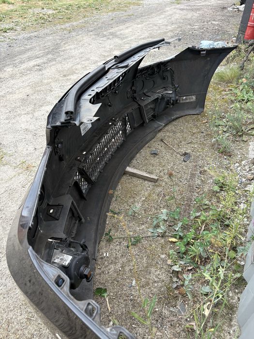 Бампер передній е60 е61 рестайлінг 668 колір Schwarz II