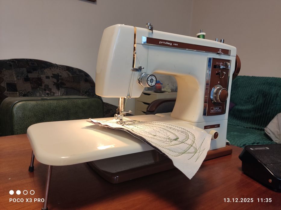 Maszyna do szycia Privileg 485 . Solidna  !!!