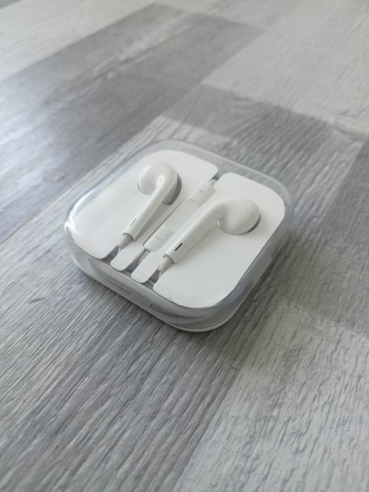 Słuchawki przewodowe Apple białe