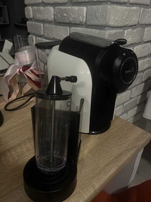 Кавоварка капсульна з капучинатором Delta Q Milk Qool Evolution