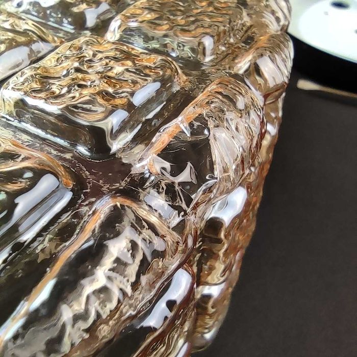 Plafon - szkło opalizujące - wzór w kratkę z lat 70-nr 2 -uszkodzony