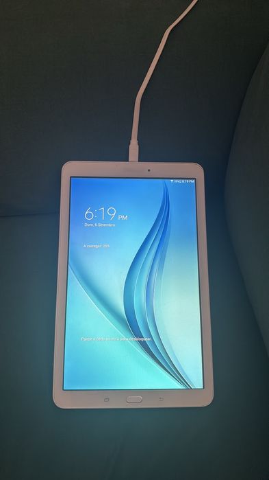 Samsung Galaxy Tab 3 — 8” — 16 GB