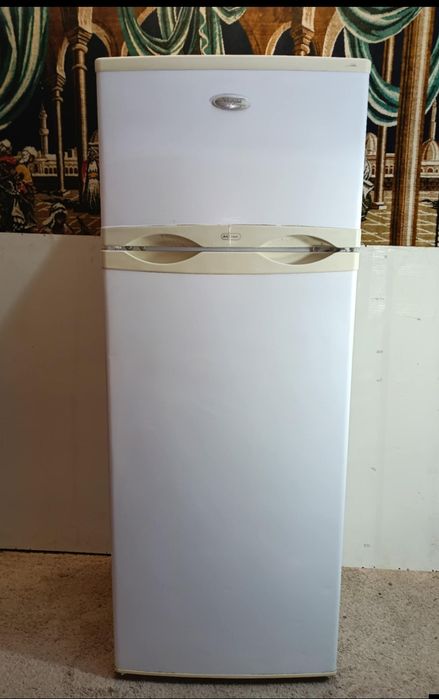 Frigorífico combinado a funcionar perfeitamente e exemplar estado. fri