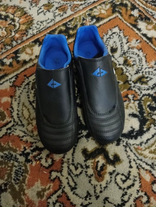 Футбольные бутсы