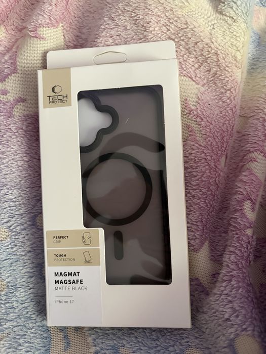 Etui na iphone 17