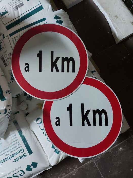 Sinais de Trânsito e Estrada