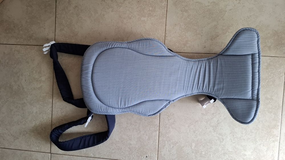 Porta Bebés ao colo