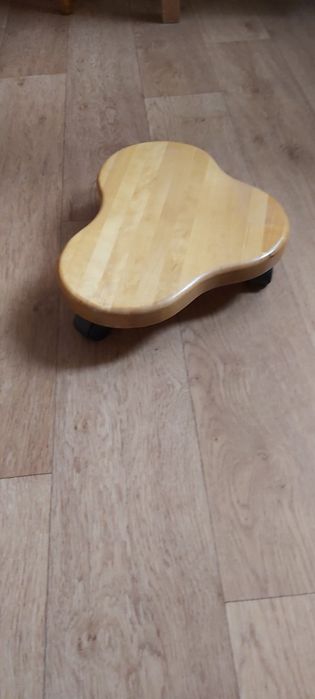 Продам напольную подставку