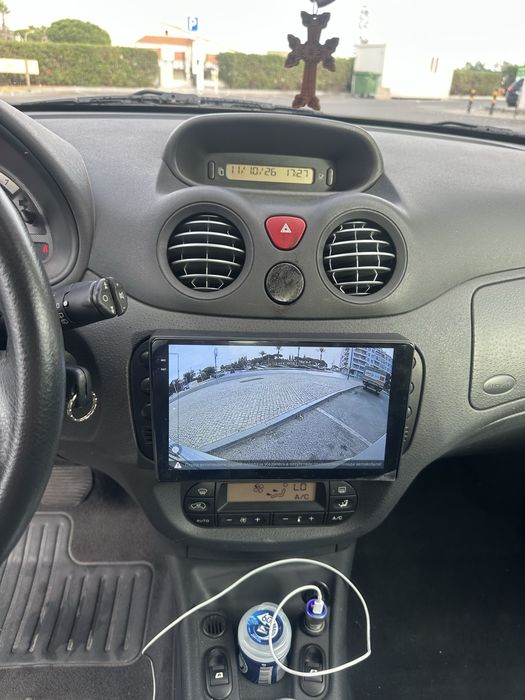 Citroen C2.