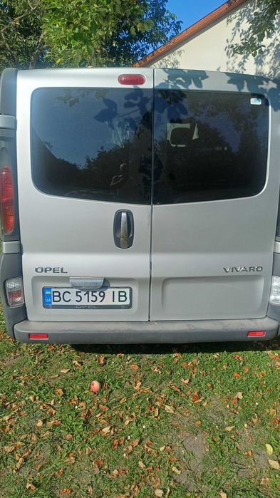 Опель Віваро 1,9 гарний стан