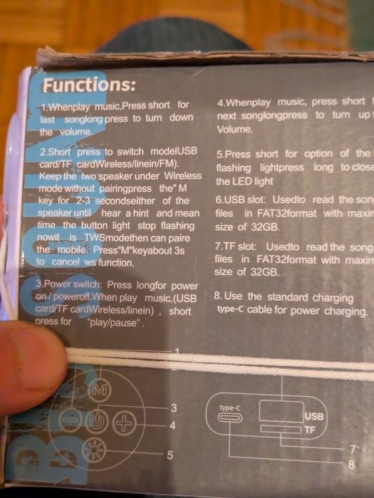 Coluna bluetooth na caixa