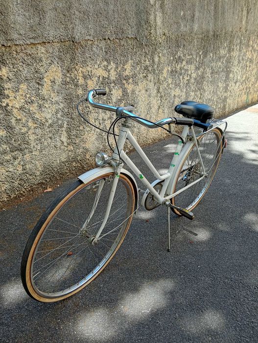 Bicicleta passeio vintage clássica