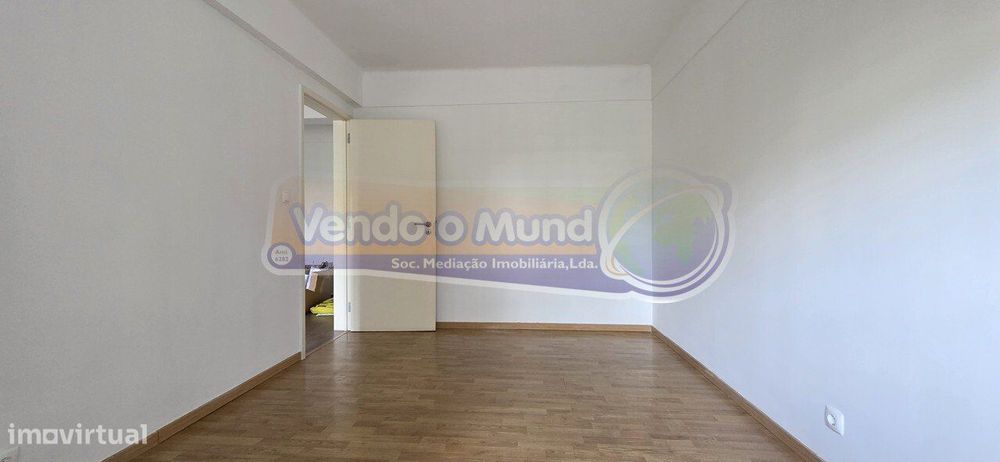 Apartamento T3 em Carnide (LXLX013)