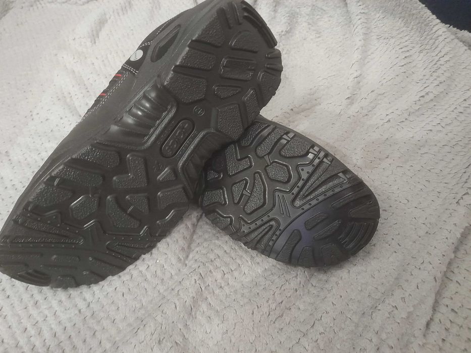 sprzedam buty robocze