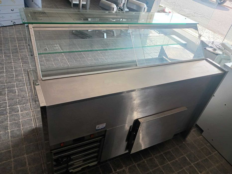 ACM1693 - Vitrine Refrigerada Expositora de 1,5m - Semi-Nova