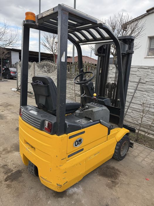 Wozek Widłowy OM trzykolowy triplex bateria 48 v
