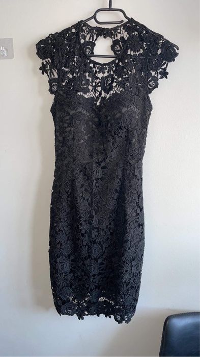 GUESS sukienka S 36 czarna koronka odkryte plecy