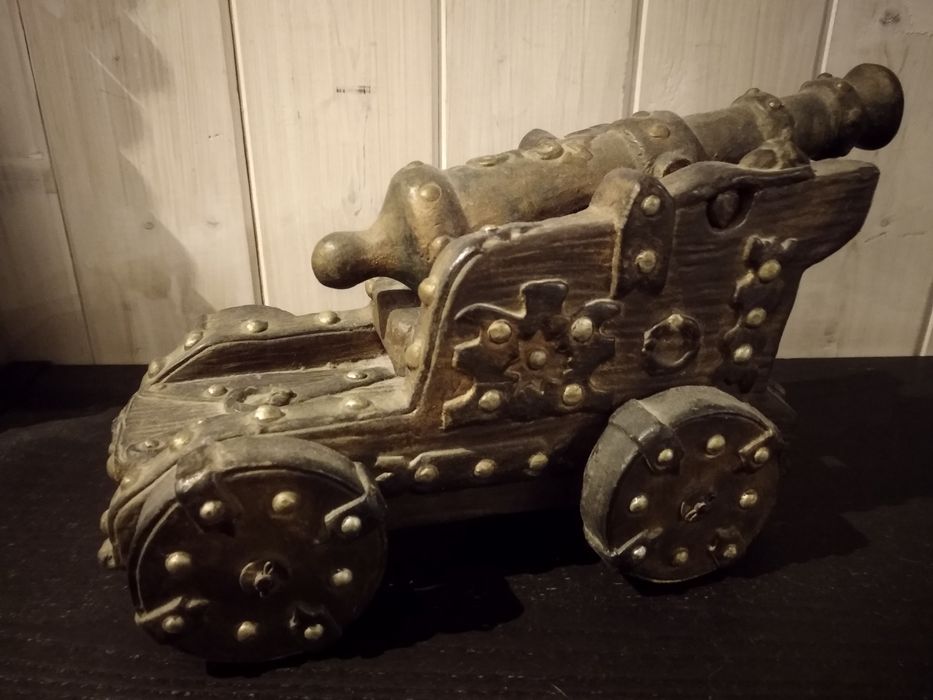 Carro de combate / escultura José Franco assinada