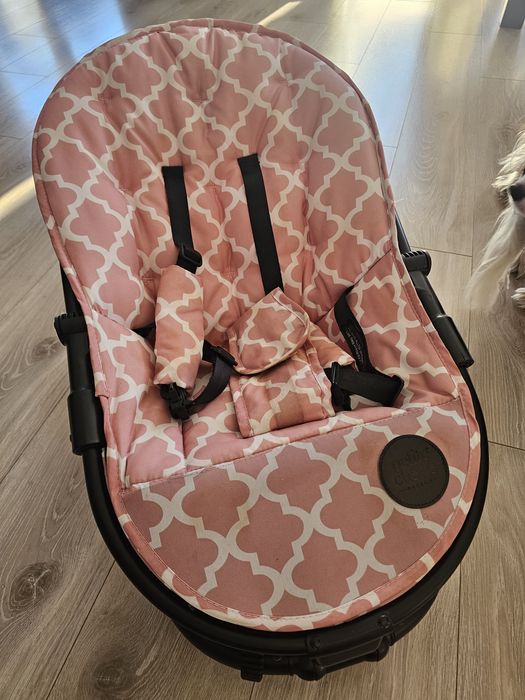 Leżaczek bujaczek Petite cherie