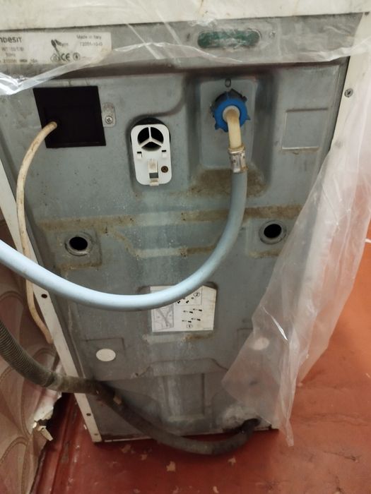 Стиральная машина Модель Indesit WT 100