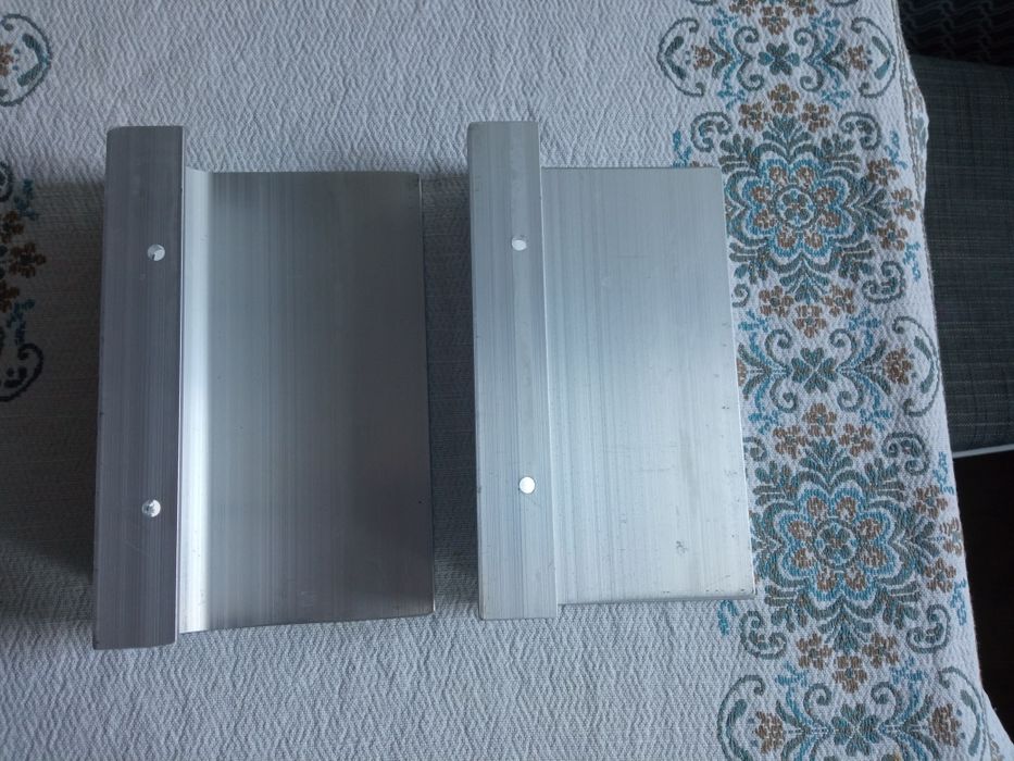 Uchwyty do szafy sprzedam.
