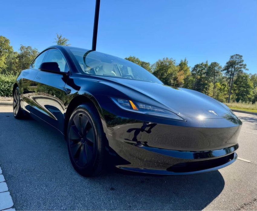 Tesla Model 3 Long Range      2025