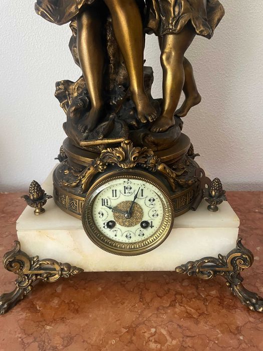 Relógio de mesa antigo