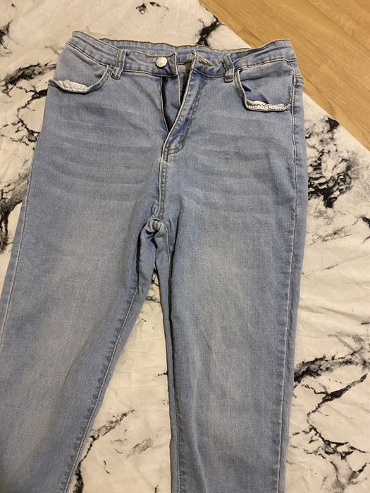 Calças jeans como novas