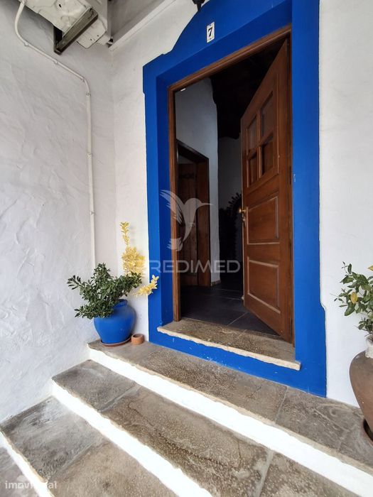 Moradia T2 com salamandra e pátio exterior