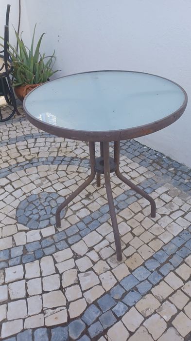 Mesa em ferro  tampo em vidro