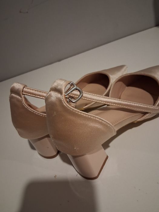 Buty na niskim obcasie