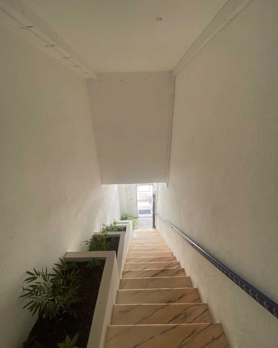 Escritório 35 m² Alcabideche | Estacionamento Privativo | A5 a 5 min | Sem Parquímetro