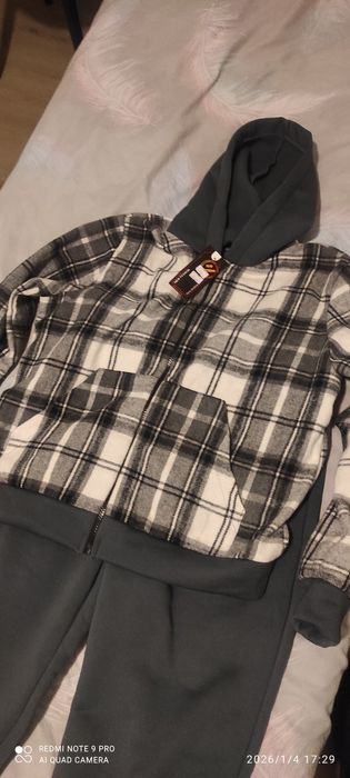 Теплий жіночій прогулянковий костюм