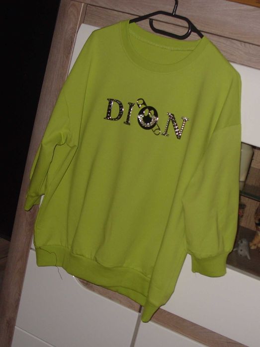 MEGI Bluza kolor _jabłuszko _Dion_ Agrafka cyrkonie_r. S/M/L