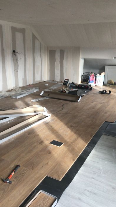 Serviço de assentamento, pintura, soldadura