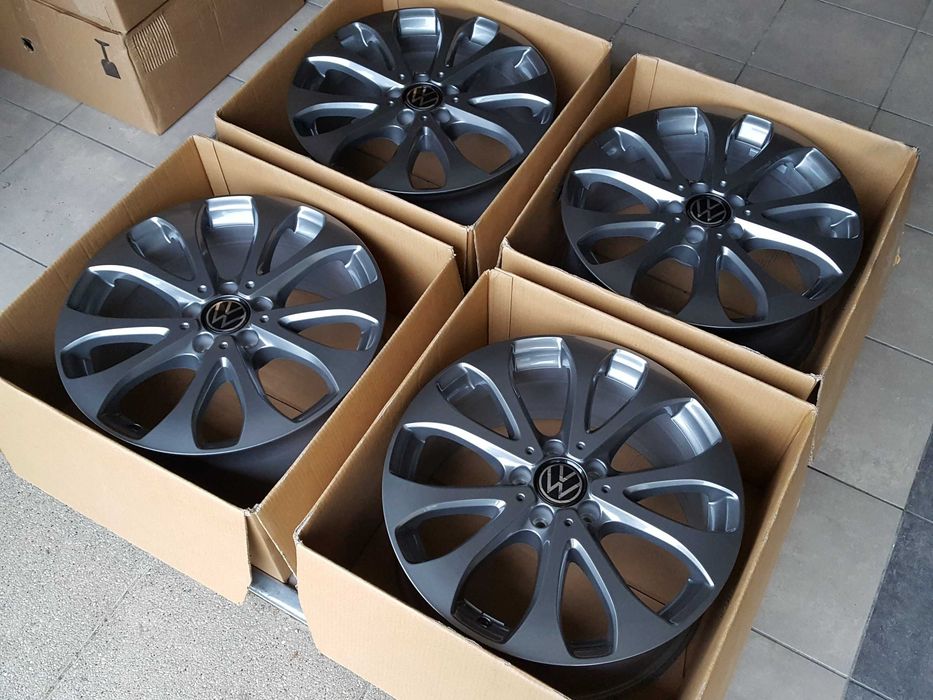 Alufelgi 18 5x112 VW Passat Tiguan Sirocco Arteon Grafitowe ! 245#