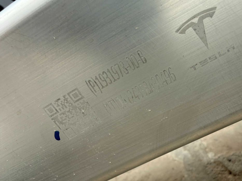 Задній підсилювач бампера Tesla Model 3/Y Juniper підсилювач Тесла